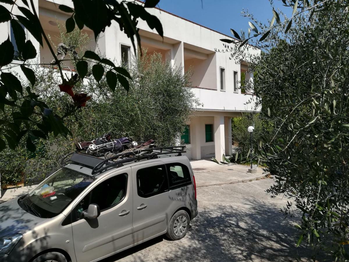 דירות פסקיצ'י Casa Vacanze Pizzone מראה חיצוני תמונה
